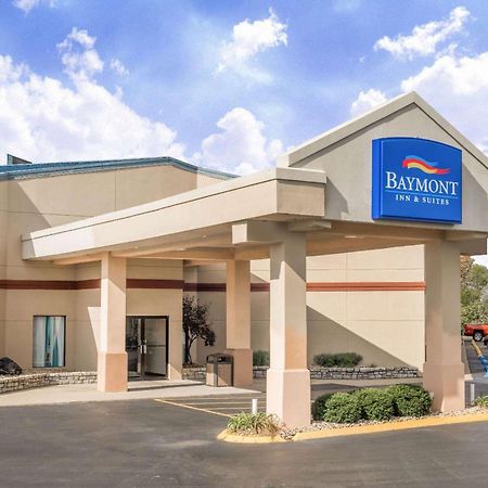 Baymont By Wyndham Greensburg Exterior photo
